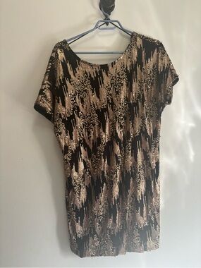 Women's Black and Gold Sequin Short Sleeve Top